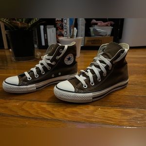 Converse All Star Classic High Tops: Sz 6 womens / 4 mens
